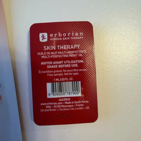 Erborian “Winter Survival Kit” Pink Cosmetic Bag with Skincare Samples - Picture 6 of 8